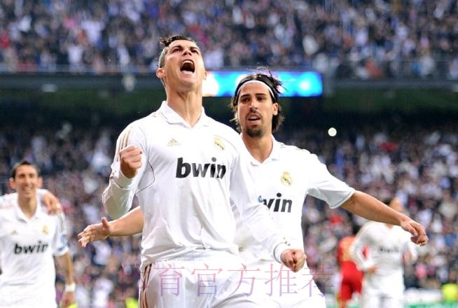 瓦拉内告别皇马致辞:你们是我兄弟我爱你们! 瓦拉内告别皇马致辞:你们是我兄弟我爱你们!